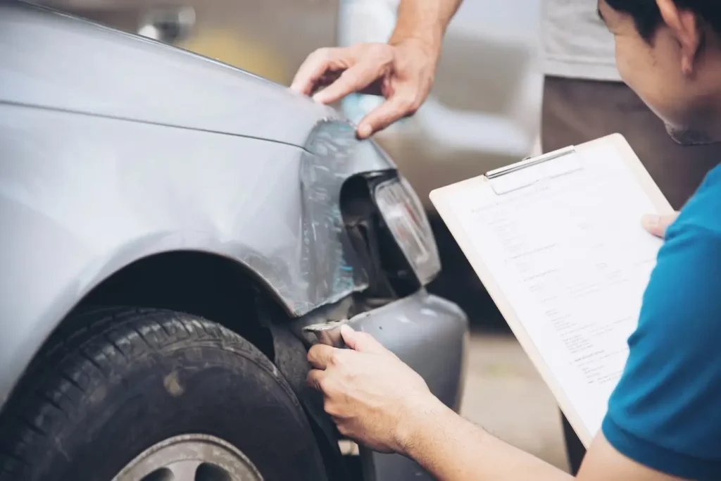when to hire car accident lawyer